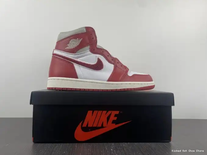 Kick Theory (W) OG High Newstalgia DJ4891-061 Jordan 1 Chenille 0501